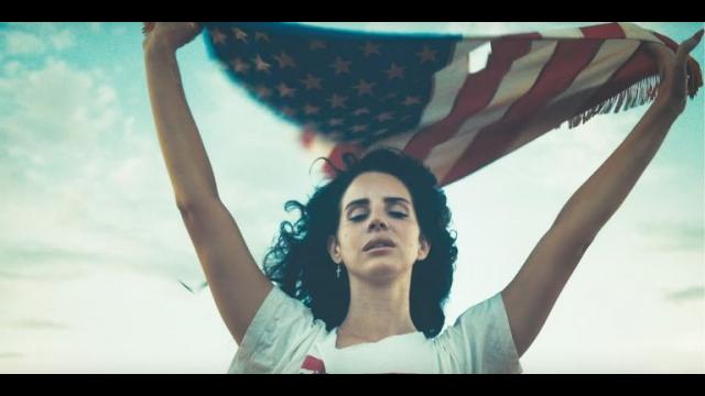 Lana Del Rey復古女文青,用空靈的聲音帶你體驗淪陷在愛情裡的瘋狂!